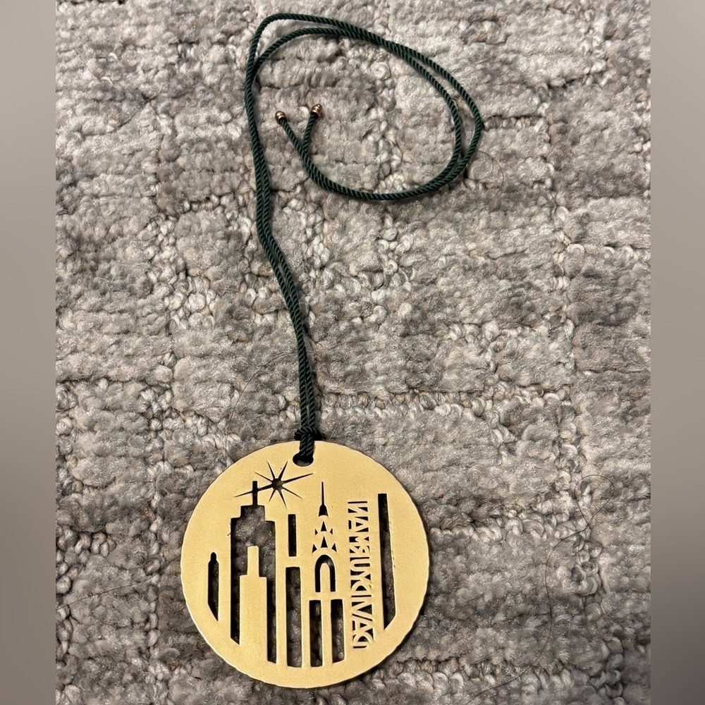 DAVID YURMAN NYC SKYLINE - Collectible Christmas Ornament Pendant 2024 New - Picture 6 of 6